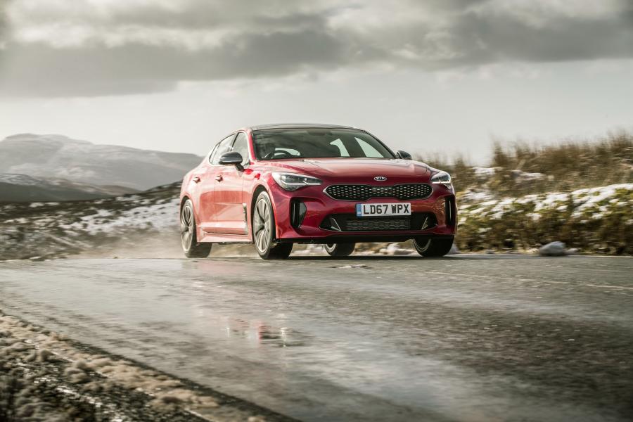  Kia Stinger GT-Line S (CK) 2017 года  (UK) (фото 10 из 41)